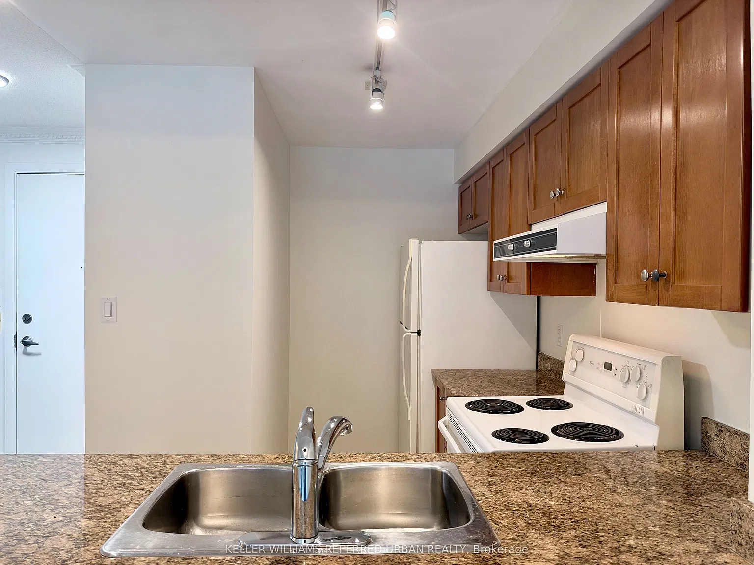 2 bed, $2,300 — Photo 3