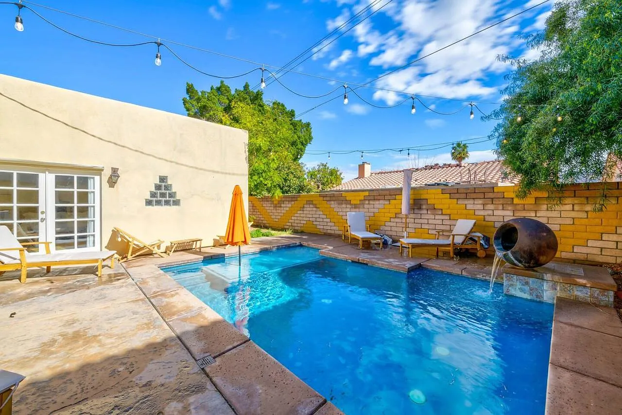 3 bed, 1616 sqft, $4,000 — Photo 1