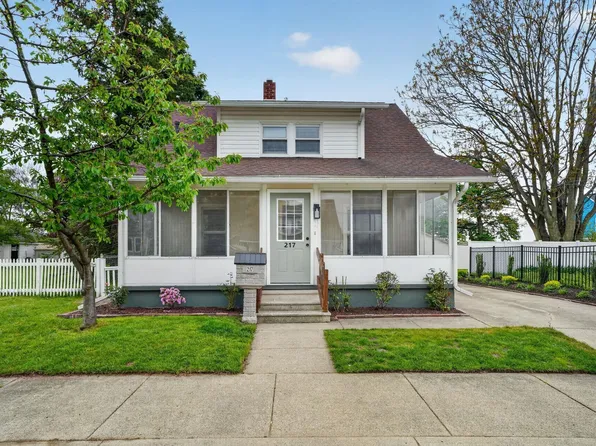 217 Stanley St, Mishawaka, IN 46545