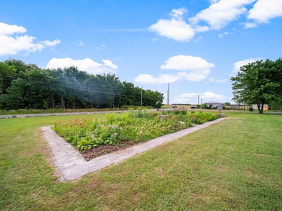 5th image of 38008 S Mockingbird Ln