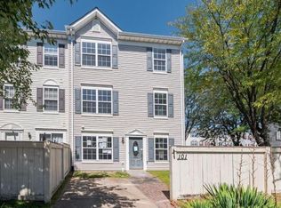 101 Heathfield Dr, Frederick, MD 21702