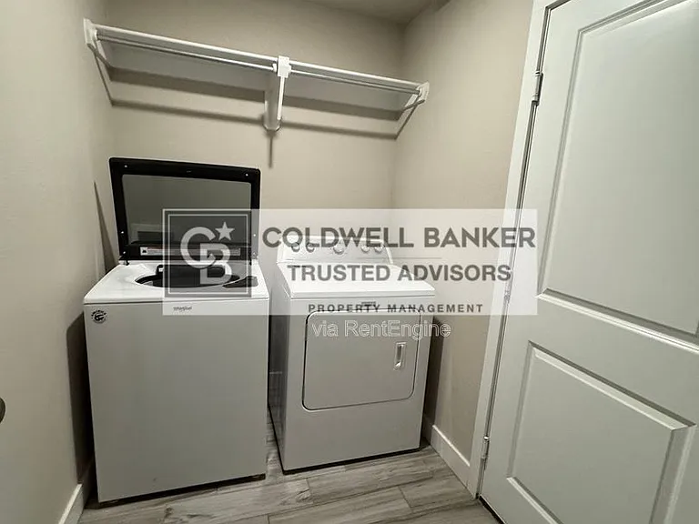 3108 Urbana Ave — Photo 29