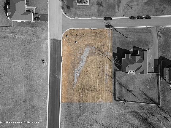 2nd image of 33 Rolling Oaks Dr