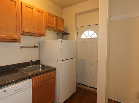 4th image of 725 W Barry Ave APT 1B