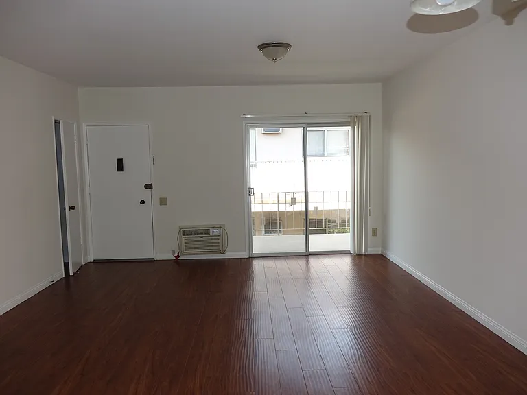 1125 Melrose Ave — Photo 4