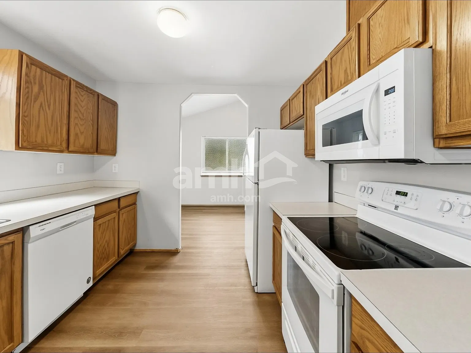 3 bed, 2.5 bath, 1850 sqft, $2,940 — Photo 3