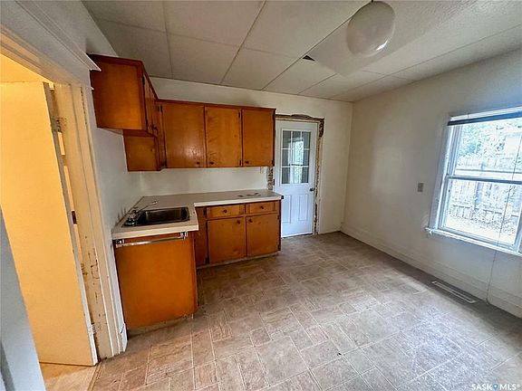 5th image of 234 8th St NE