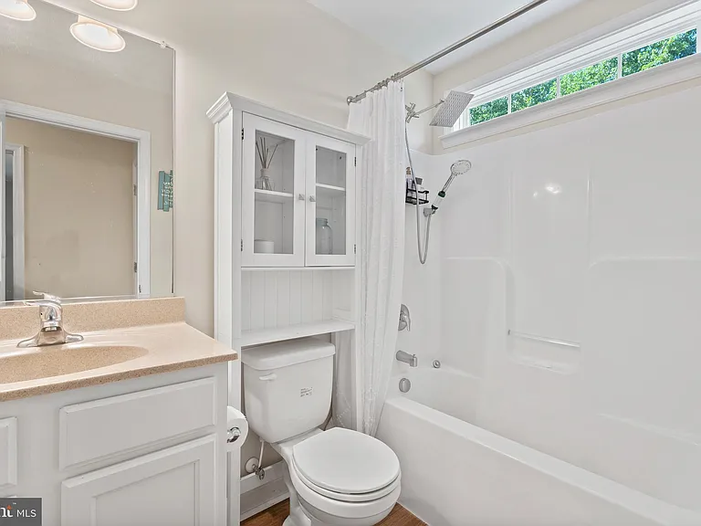 305 Cedar Ln — Photo 18