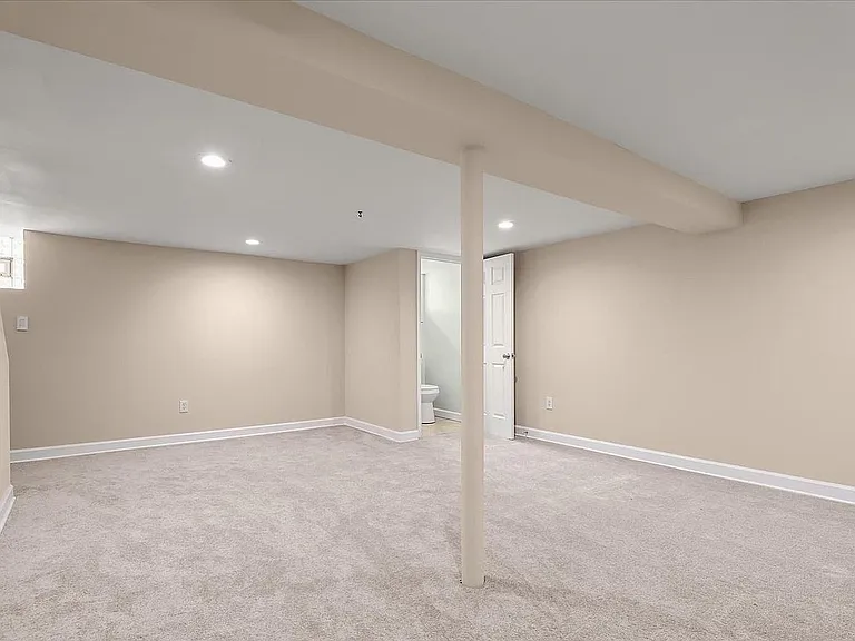 8 Enjay Ave — Photo 41