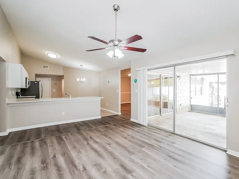 1352 Foxboro Dr — Photo 4