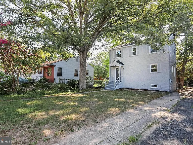 8511 Potomac Ave — Photo 2