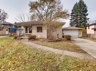 16410 George Dr, Brookfield, IL