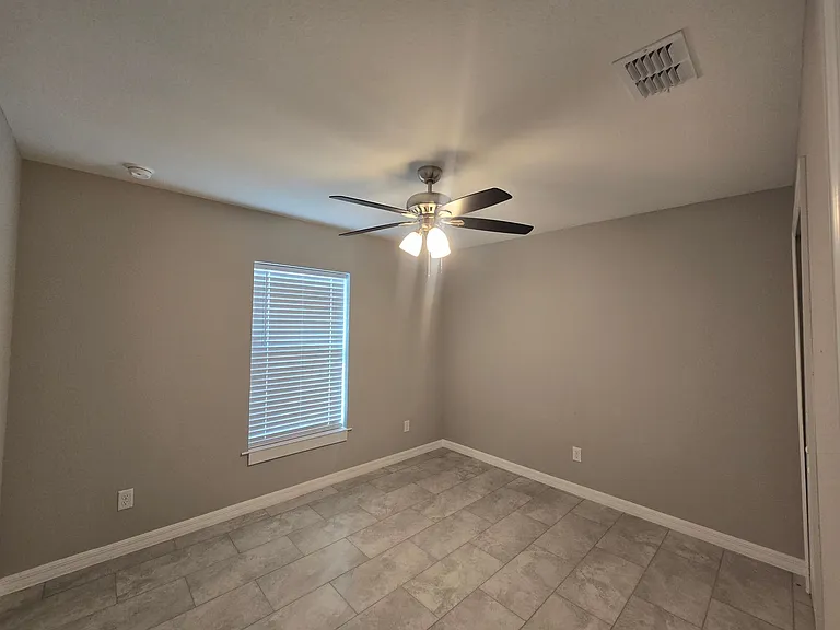 4309 NE 20th Ct — Photo 23