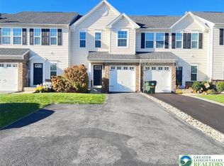 1156 Westminster Dr, Breinigsville, PA 18031