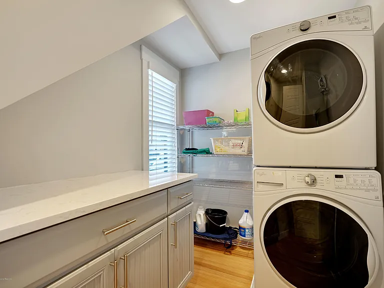 172 Osborne Ave — Photo 22