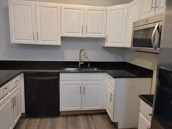 3rd image of 1031 Artemis Cir