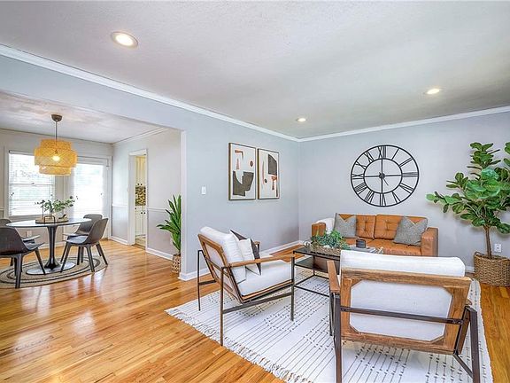 5th image of 2305 W 72nd St