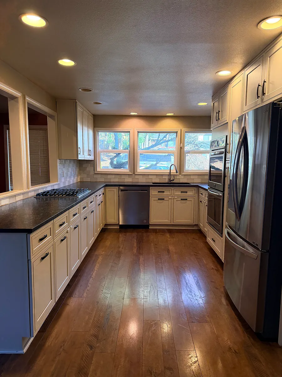 Building Photo - 4515 Croisan Scenic Way S