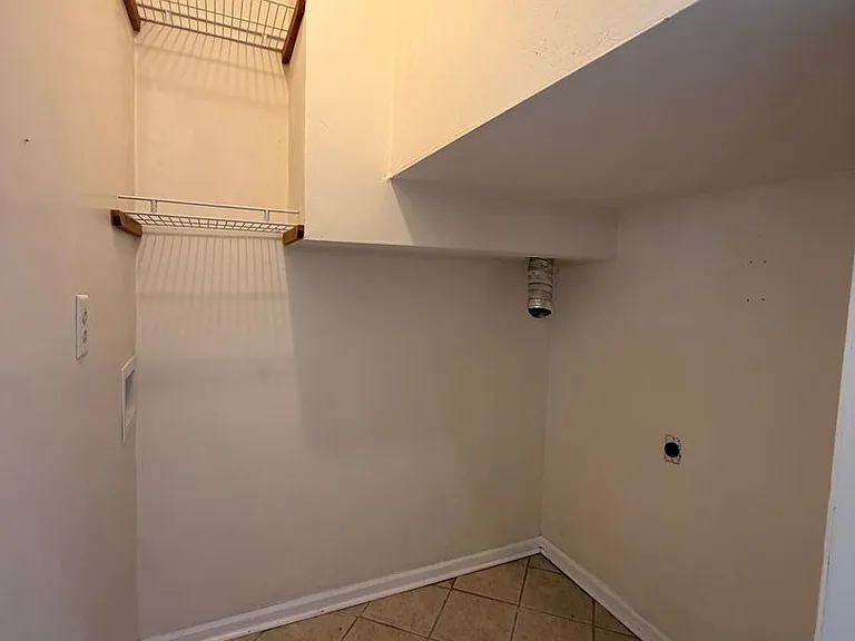 301 Wrought Iron Bnd — Photo 14