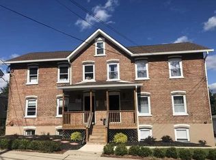 372 Verplanck Ave, Beacon, NY 12508
