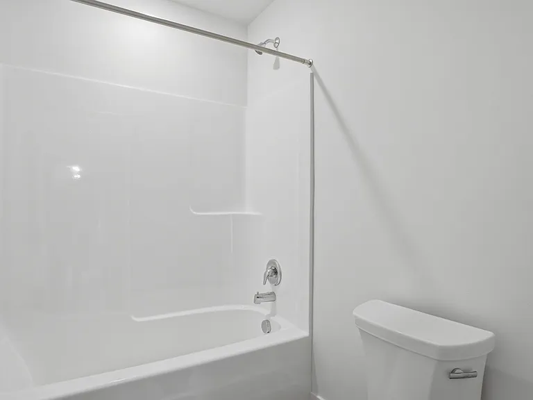 154 E Parade Ave — Photo 18