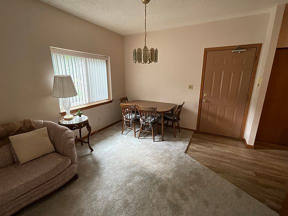 5th image of 1101 E Division St APT 1B
