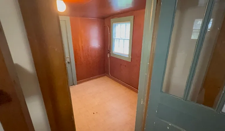 215 Harding Ave — Photo 7
