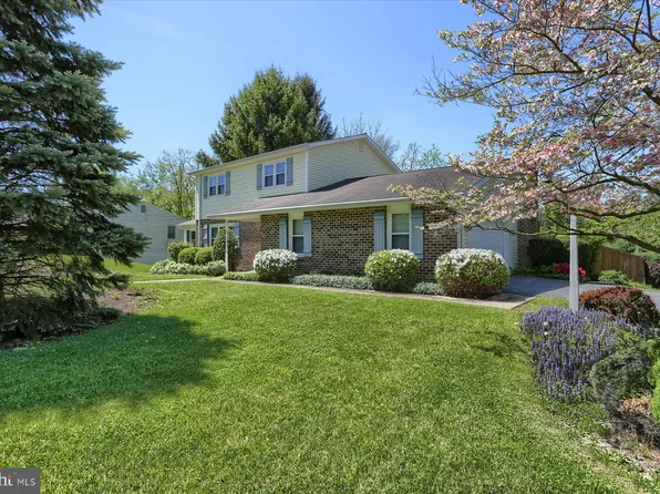 733 Florence Cir, Mechanicsburg, PA 17050