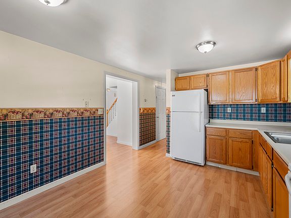 5th image of 132 Lancaster Road
