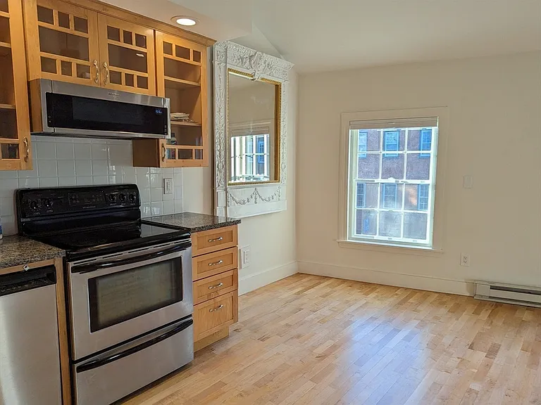 29 State St #3 — Photo 8
