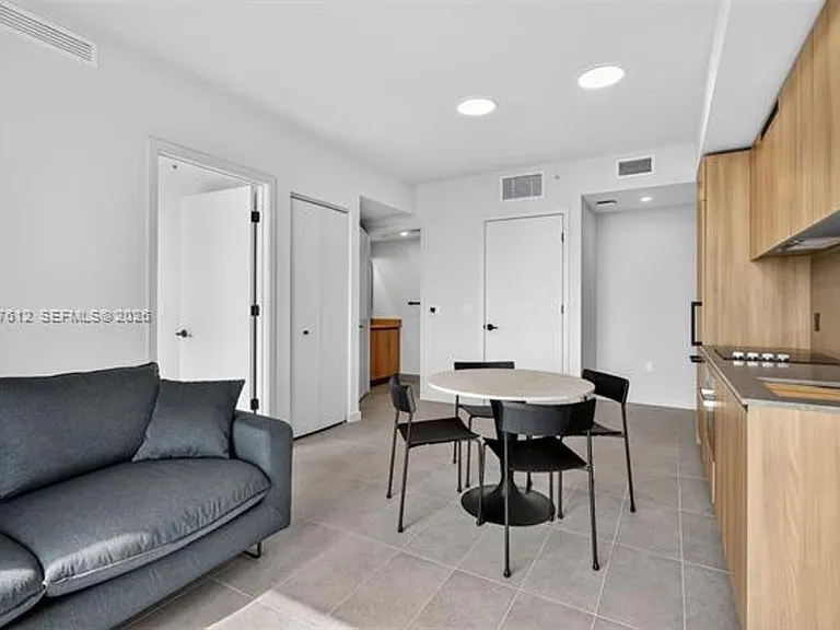121 NE 5th St #3313 — Photo 7