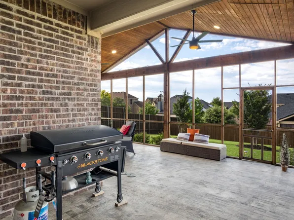 560 Winnetka Dr, Oak Point, TX 75068