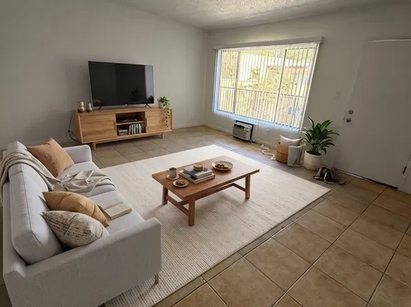 1818 W Sumac Ln #6B, Anaheim, CA 92804