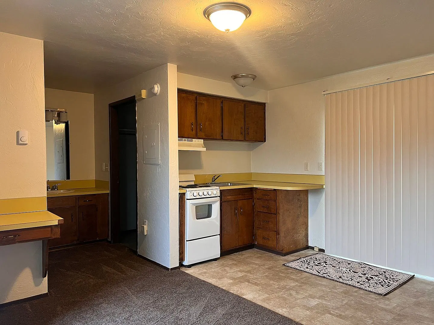 OWN858 — Photo 2