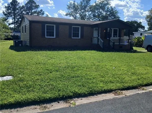 711 Goodlin Dr, Suffolk, VA 23434