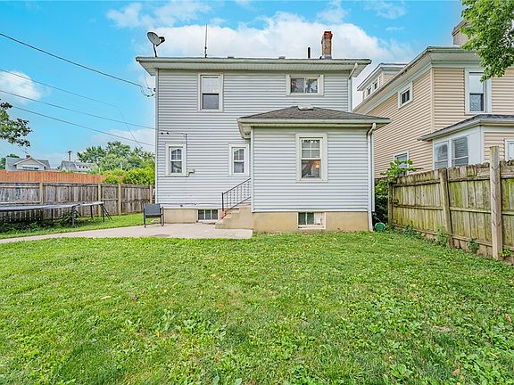3rd image of 615 Wellmeier Ave