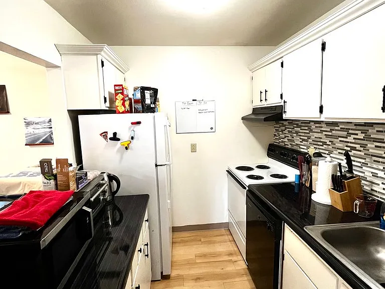 University Park Apartments near Cornell University — Photo 439