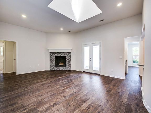 5th image of 2413 Evans Dr