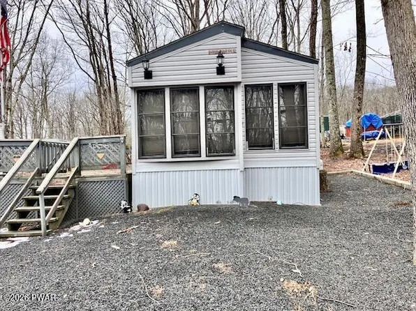 224 Locust Lake Dr, Milford, PA 18337