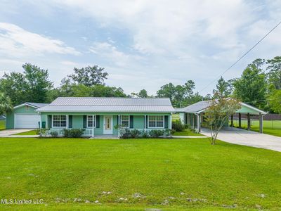1025 Shipp St, Waveland, MS, 39576