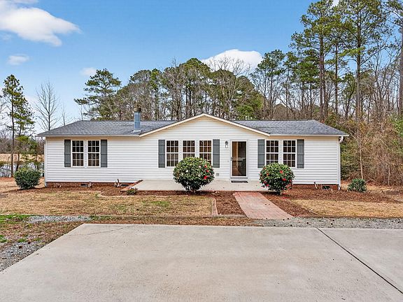 2nd image of 154 Hickory Tree Ln