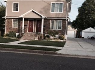 167 Jackson Ave FL 2, Mineola, NY 11501