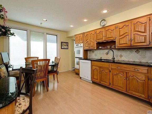 5th image of 16 Heathcote Dr