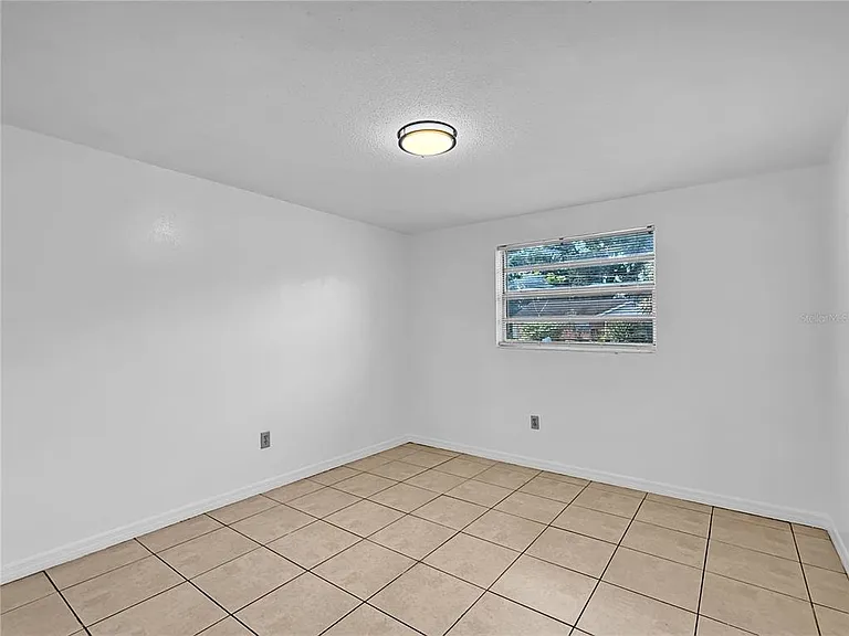 1821 Bellgrove St — Photo 10