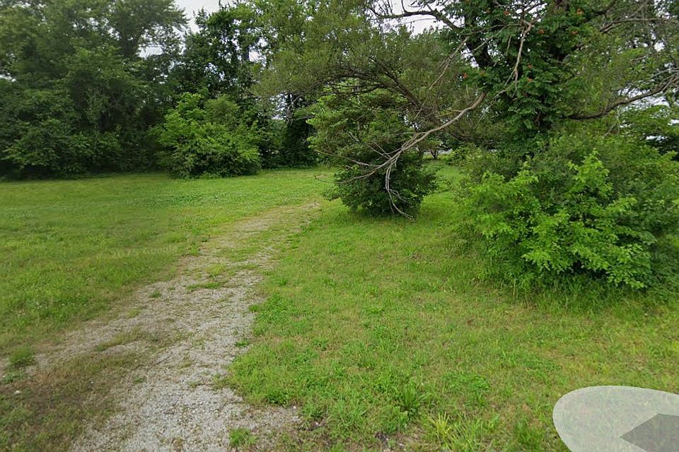 1st image of 1215 N Lee Ave