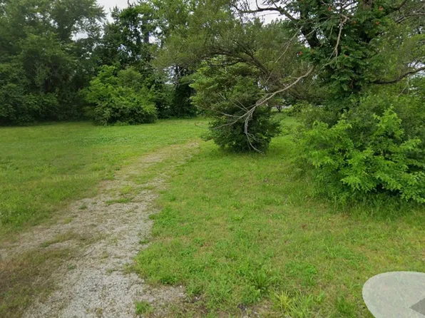 1215 N Lee Ave, Chanute, KS 66720