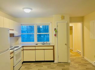 96 Ethan Allen Pkwy APT 4, Burlington, VT 05408