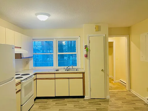 96 Ethan Allen Pkwy #4 Photo 1