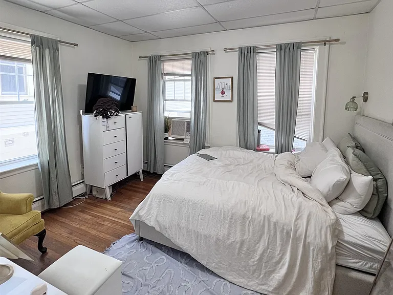 30 College Ave — Photo 12