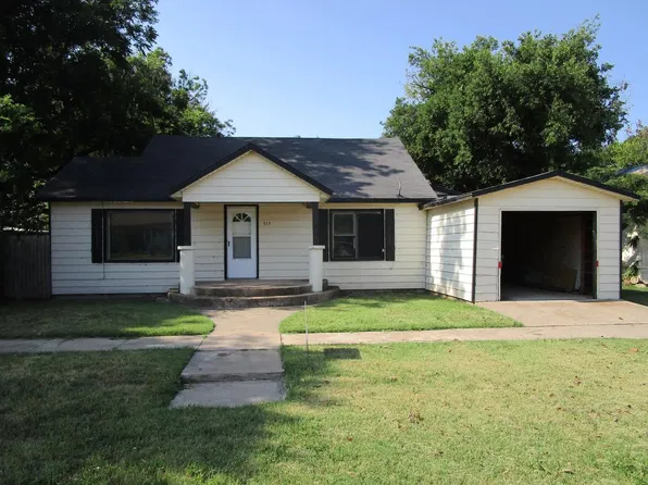 515 W McLain St, Seymour, TX 76380